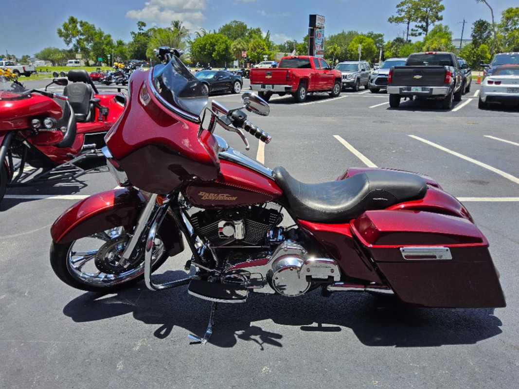 Street Glide®