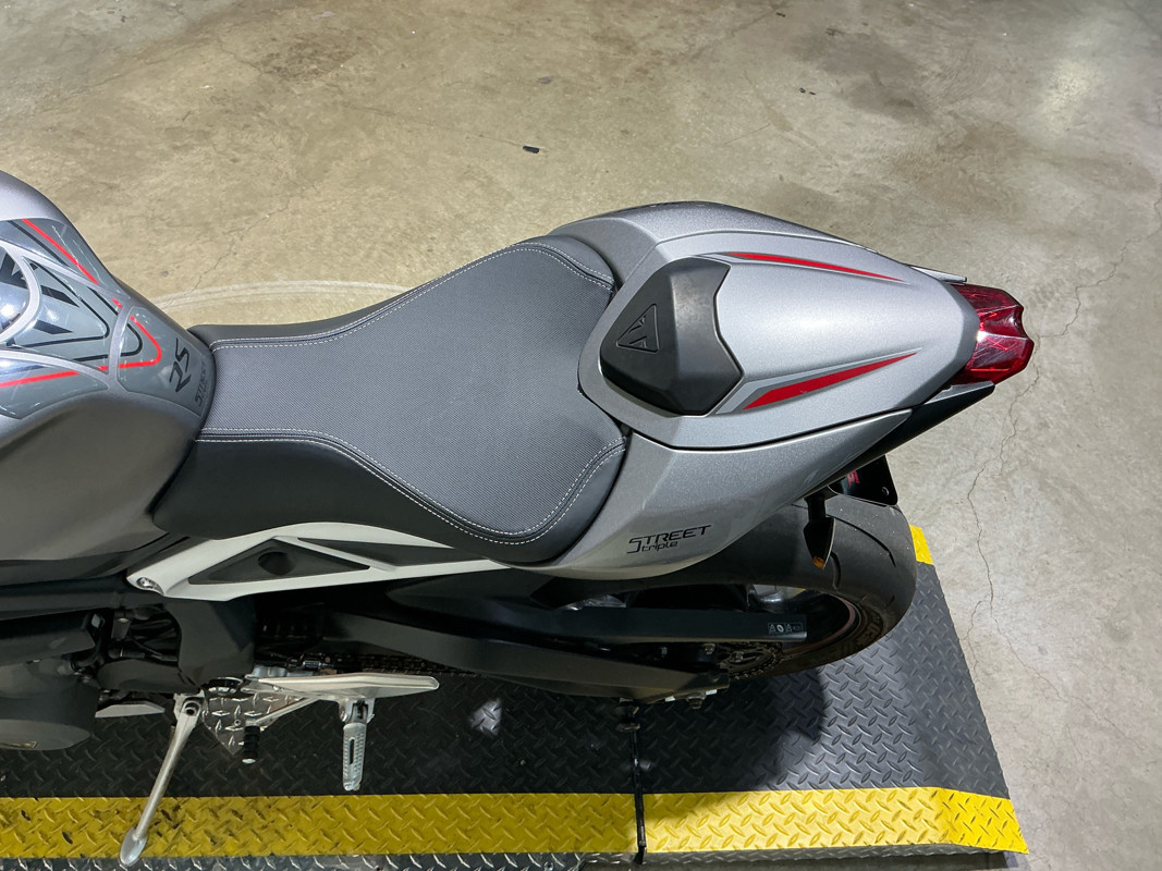 Street Triple RS