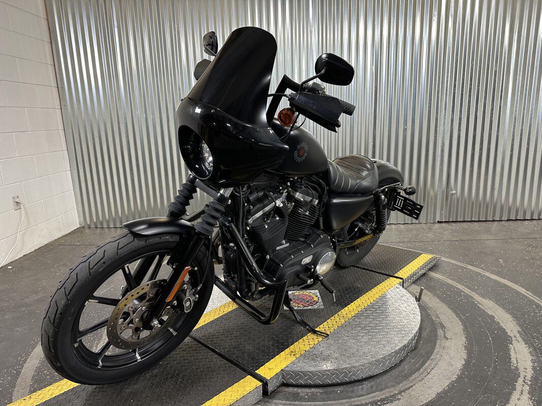 Iron 883®