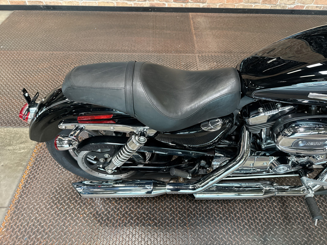 Sportster® 1200 Custom - H-D1 Factory Custom