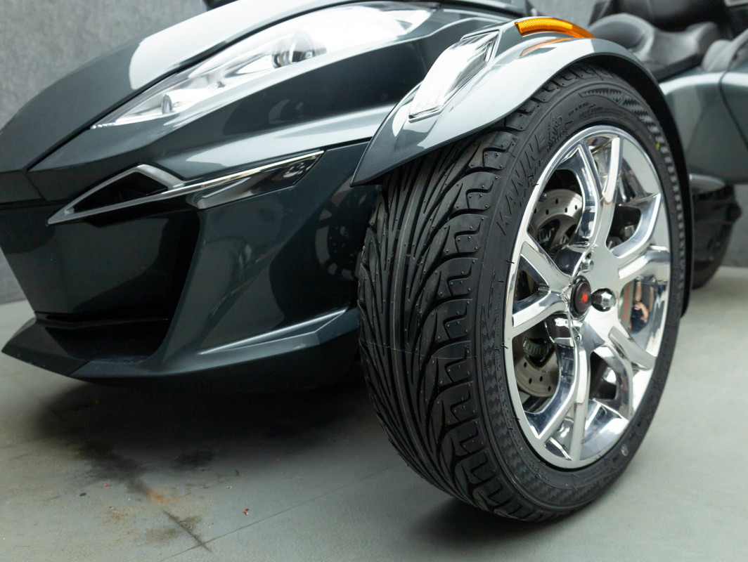 Spyder RT Limited Chrome