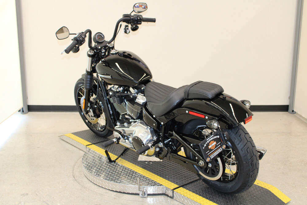 Street Bob®