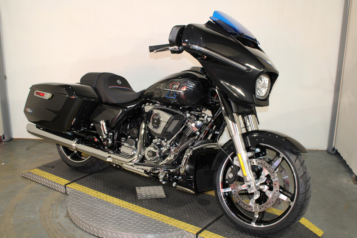 Street Glide®
