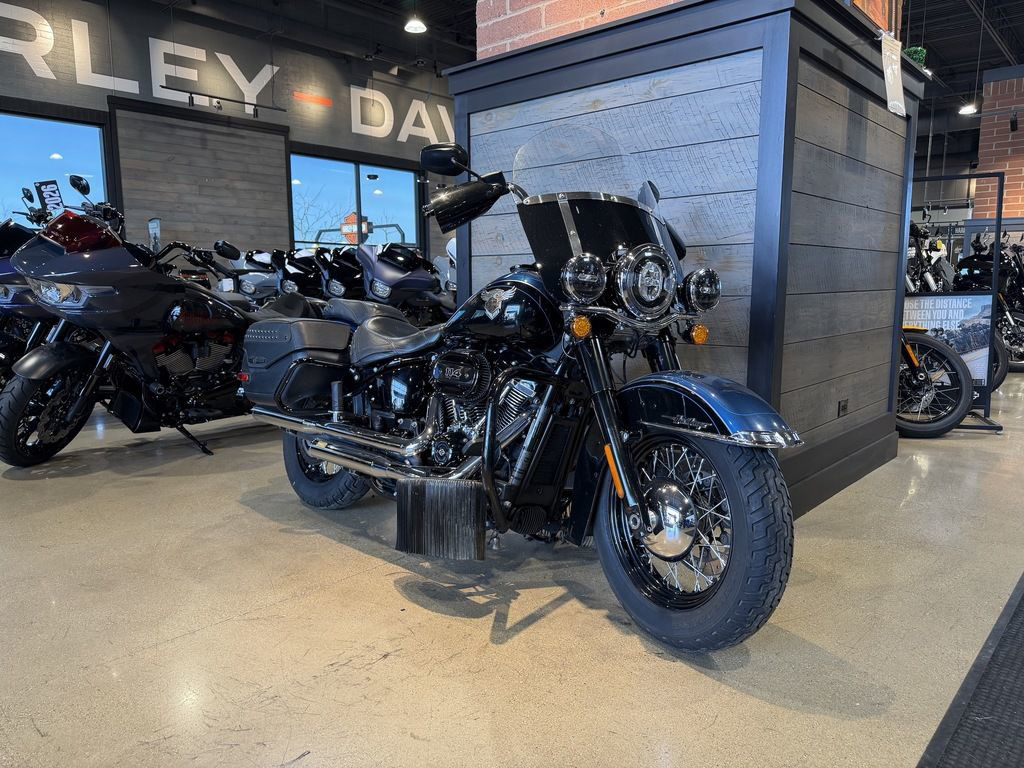 Softail® Heritage Classic 114 115th Anniversary