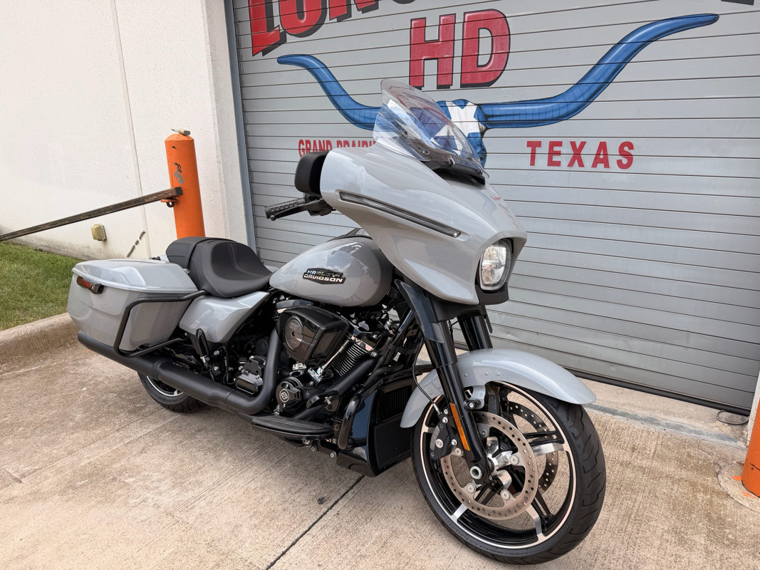Street Glide®