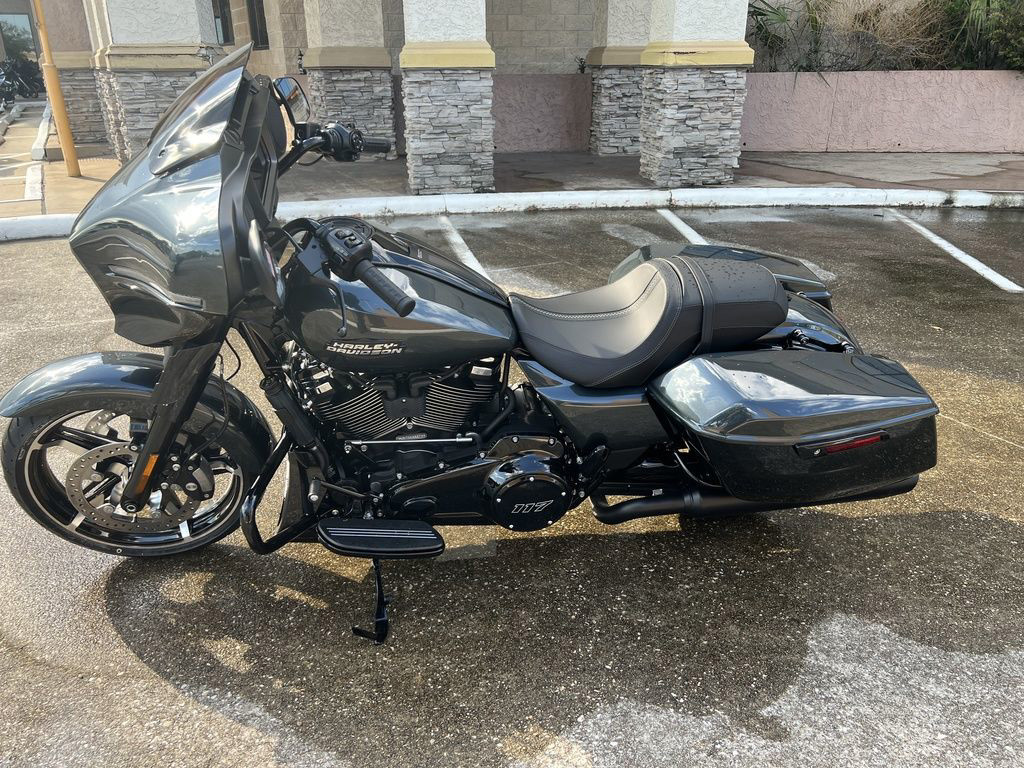 Street Glide®