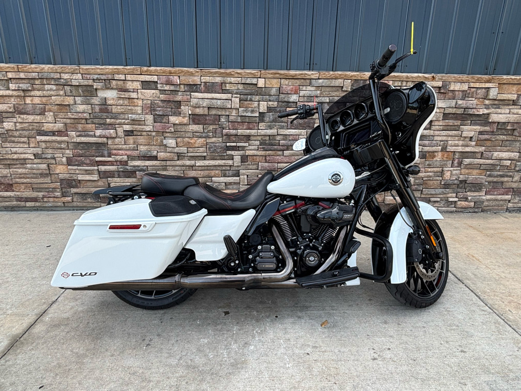 CVO® Street Glide®