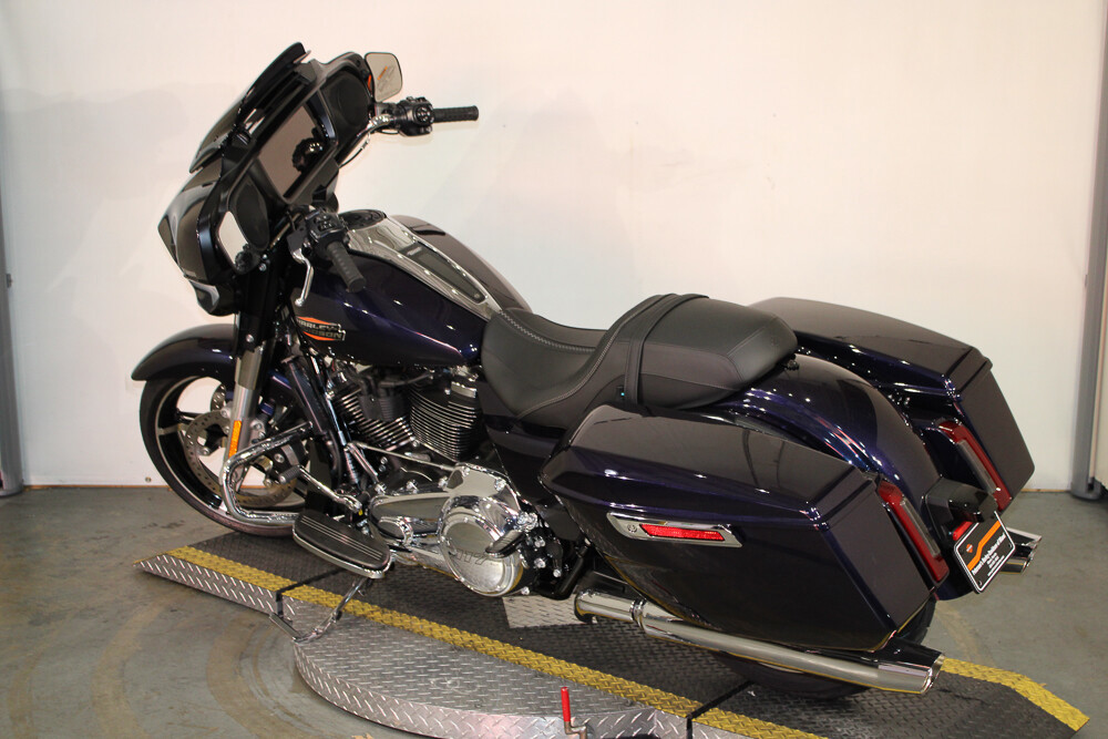Street Glide®