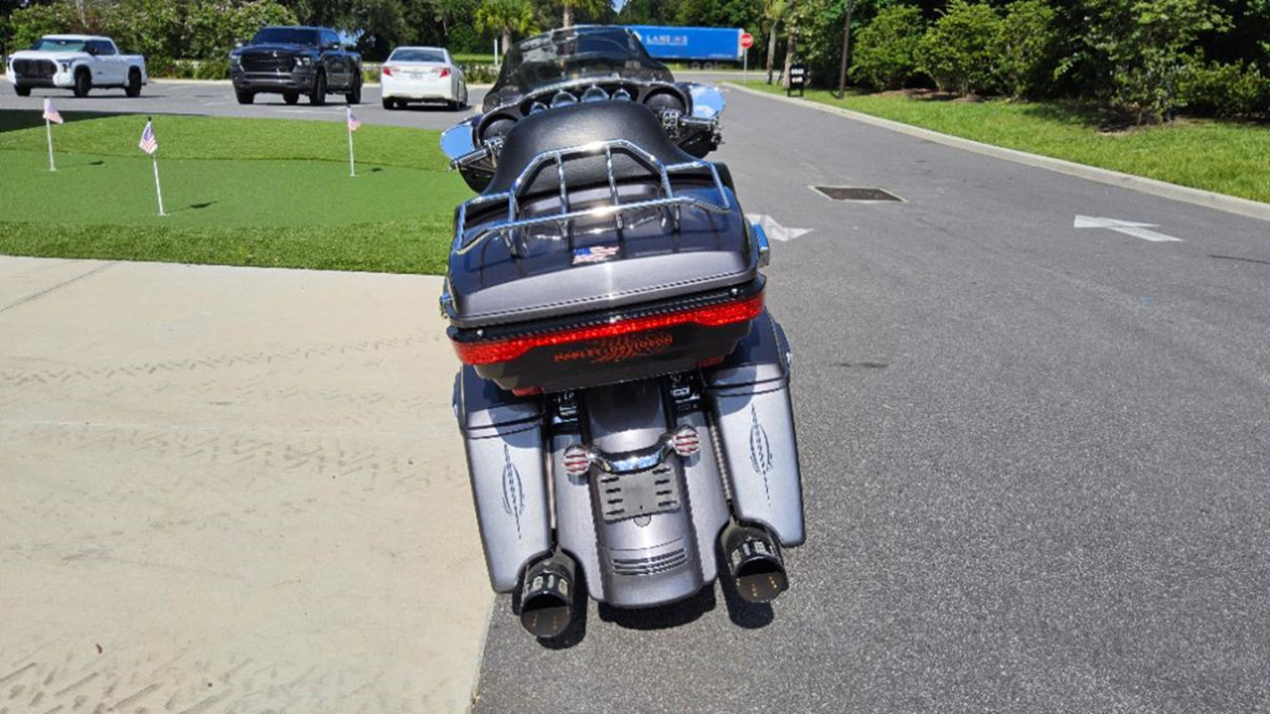 Street Glide®