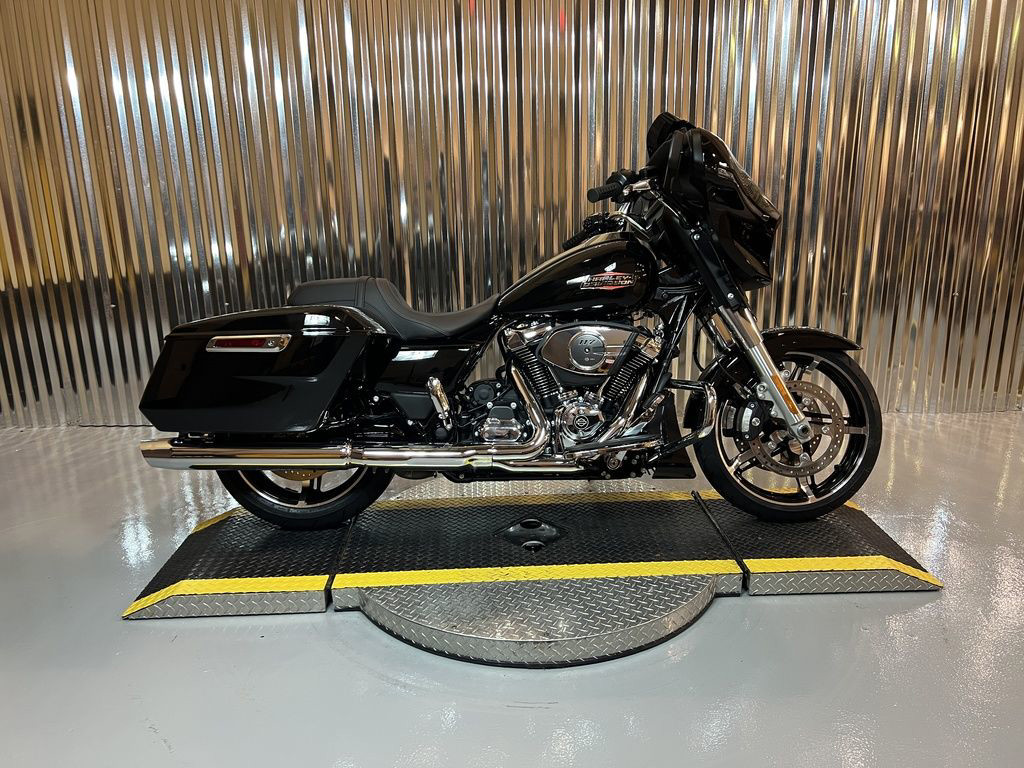 Street Glide®