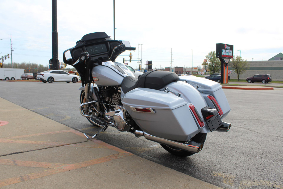 Street Glide®