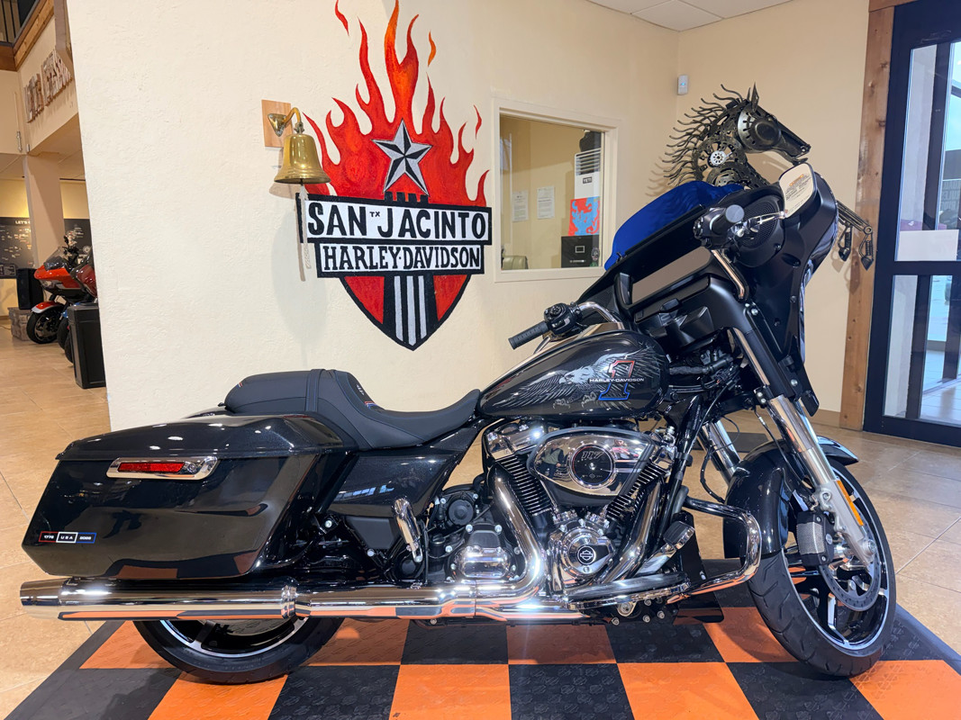 Street Glide®