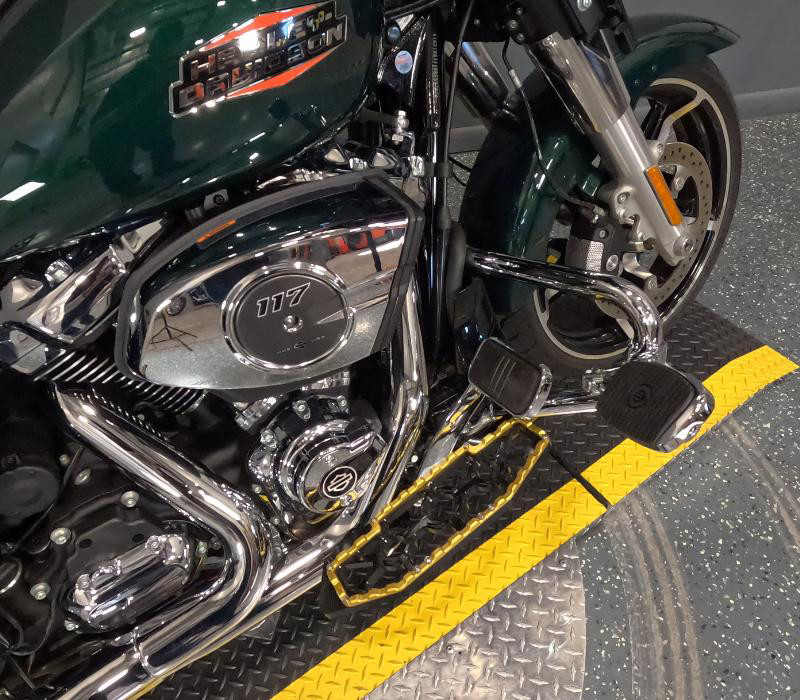 Street Glide®