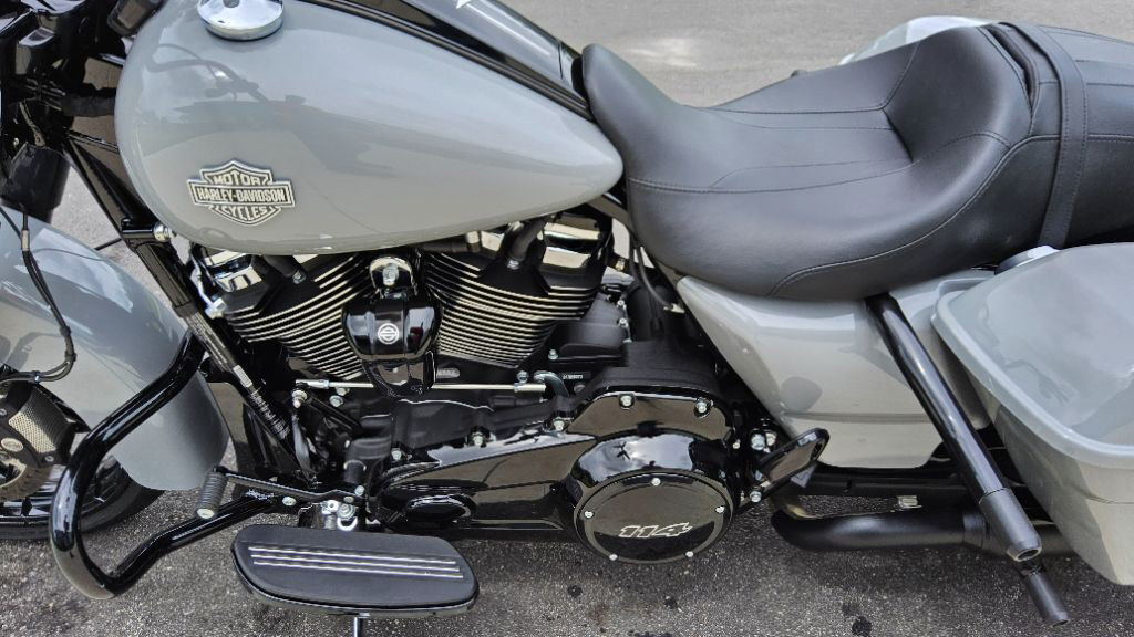 Road Glide®