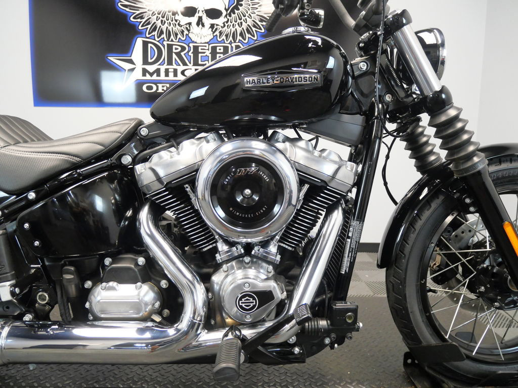 Street Bob®