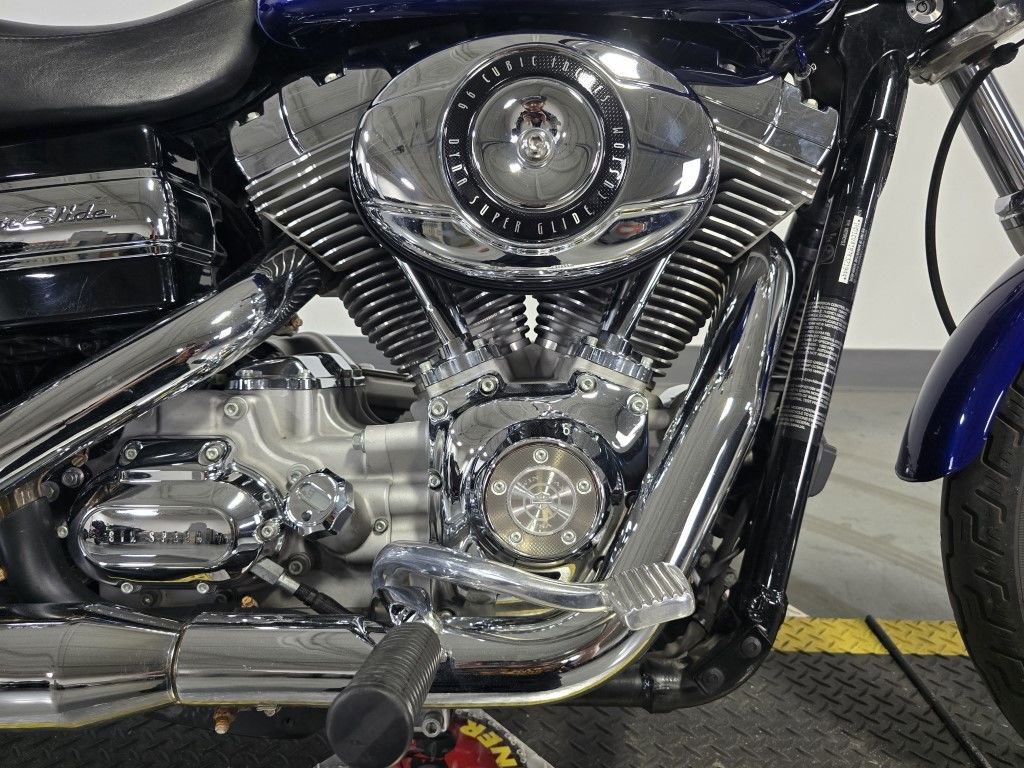 Dyna® Super Glide® Custom