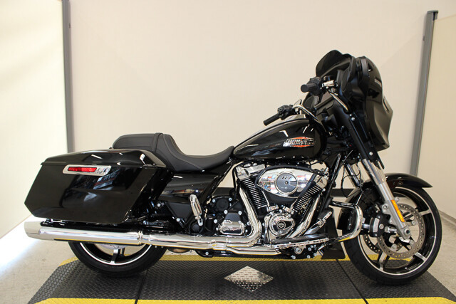 Street Glide®