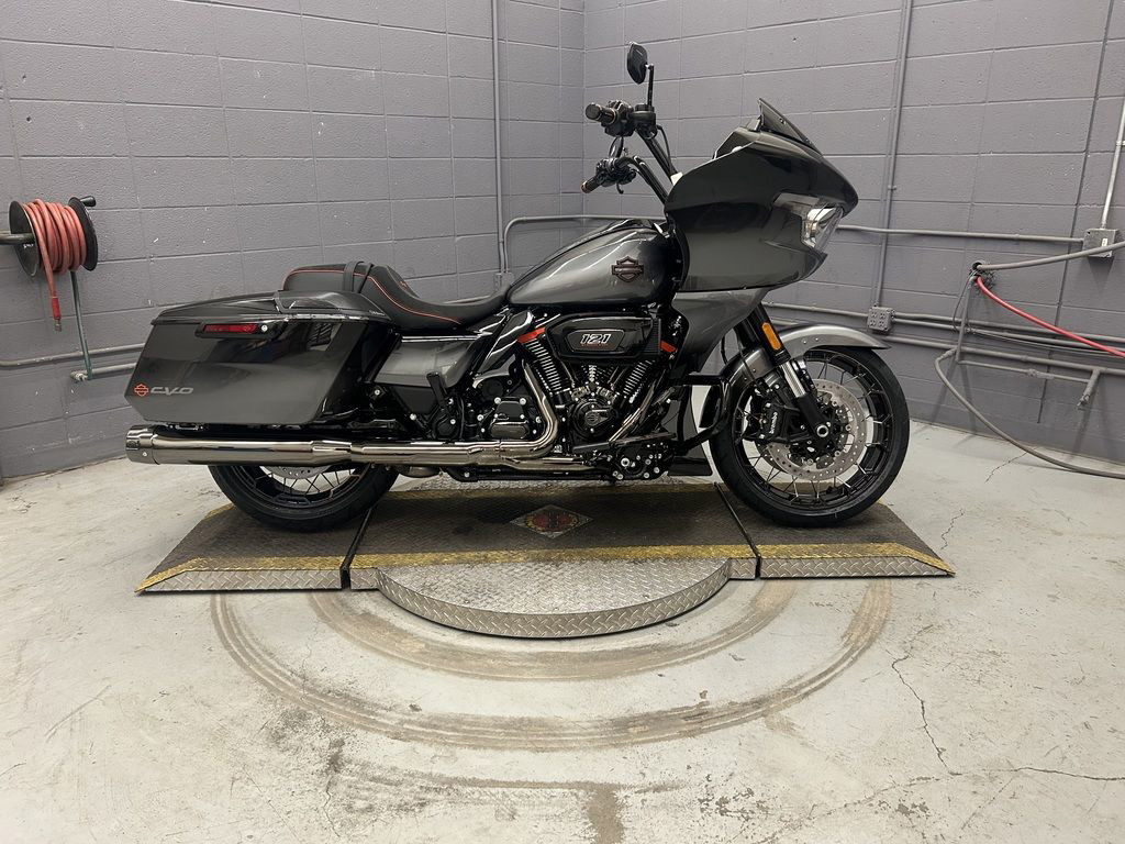CVO® Road Glide®