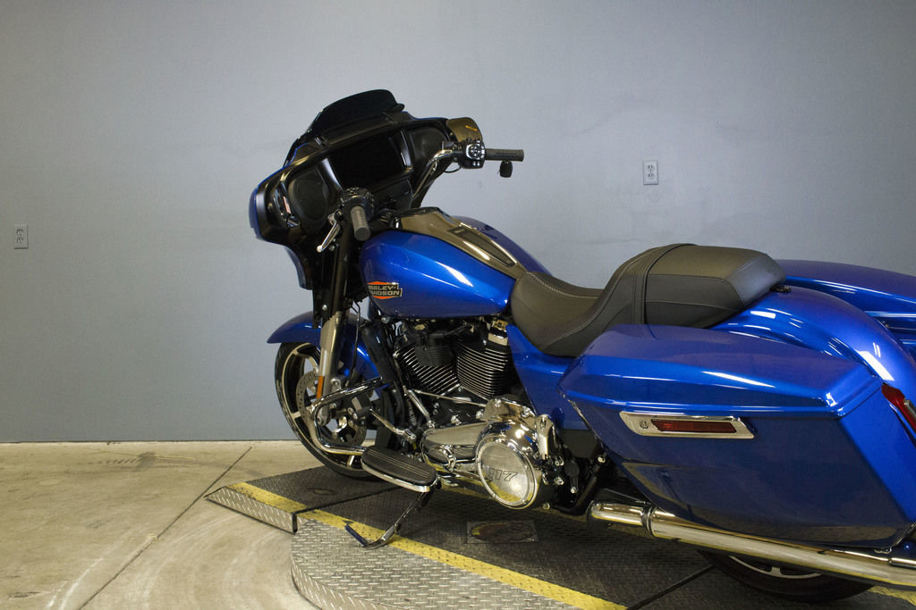 Street Glide®