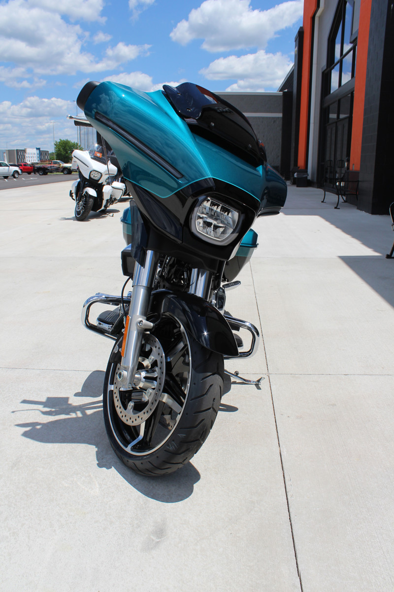 Street Glide®