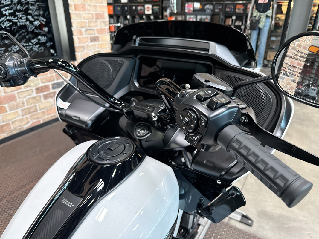 Road Glide®