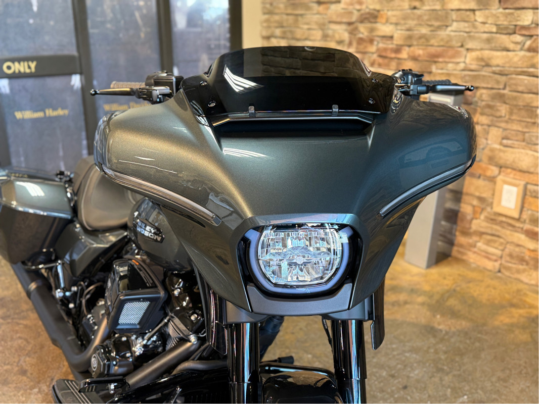 Street Glide®