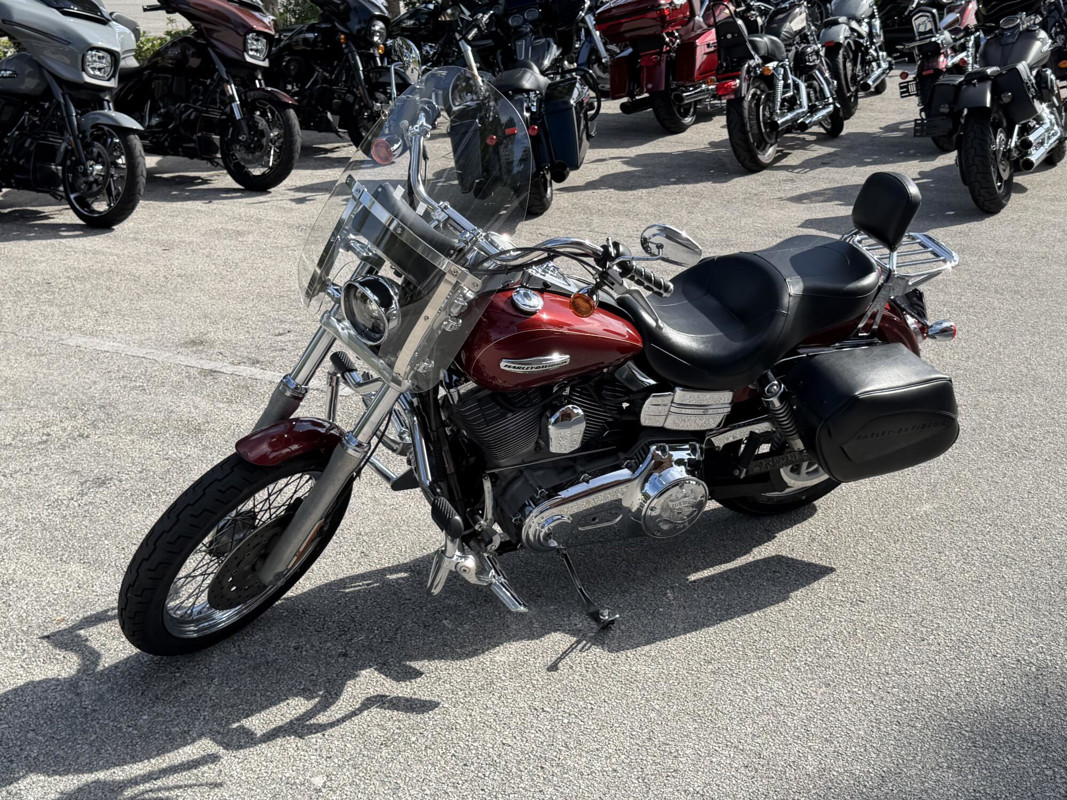 Dyna® Super Glide® Custom