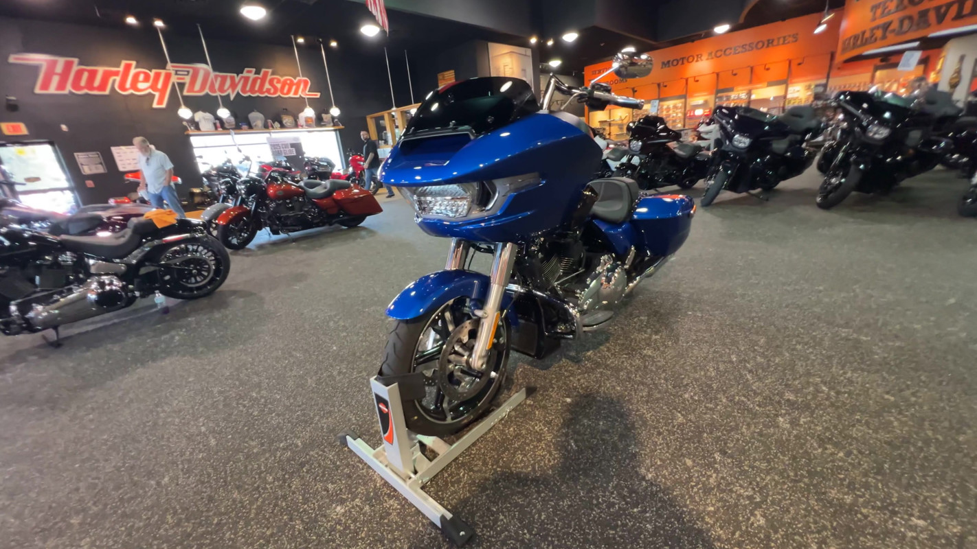 Road Glide®
