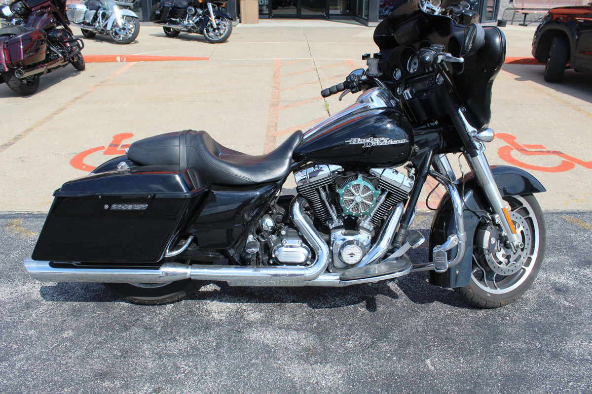 Street Glide®