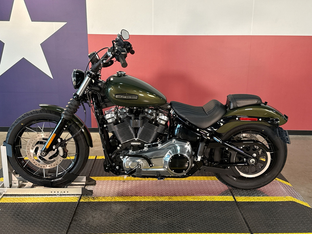 Street Bob®