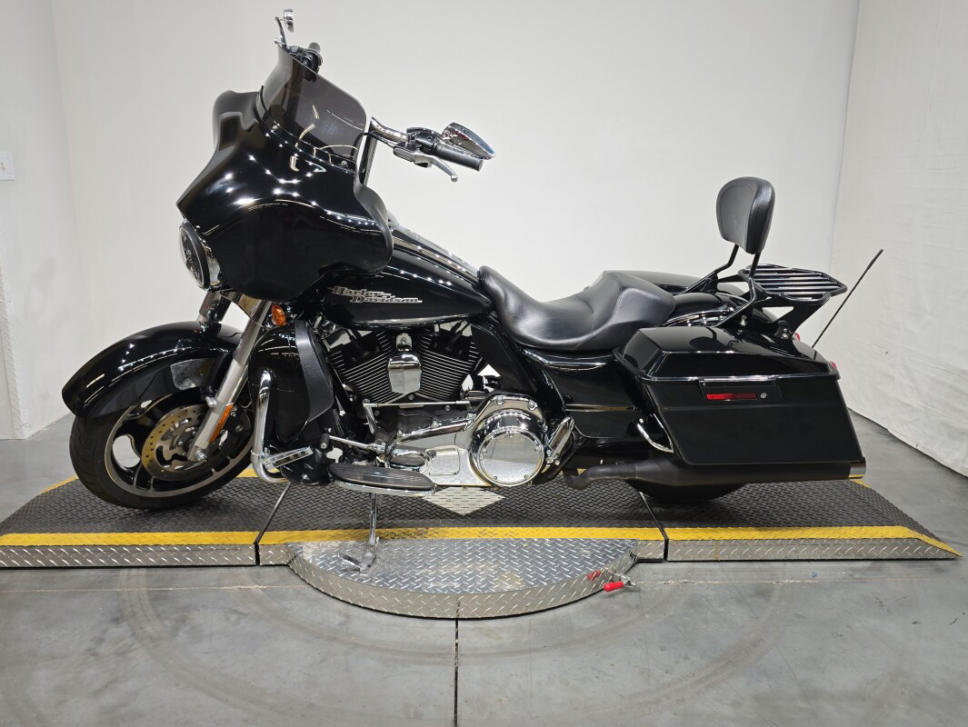 Street Glide®