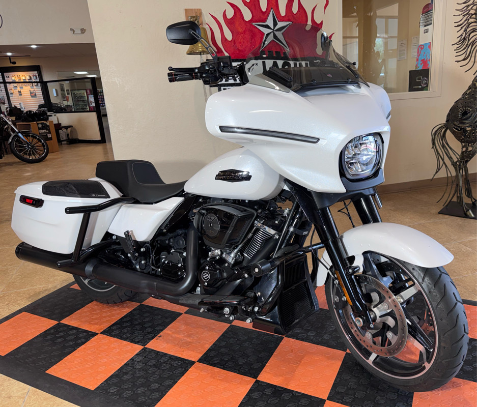 Street Glide®