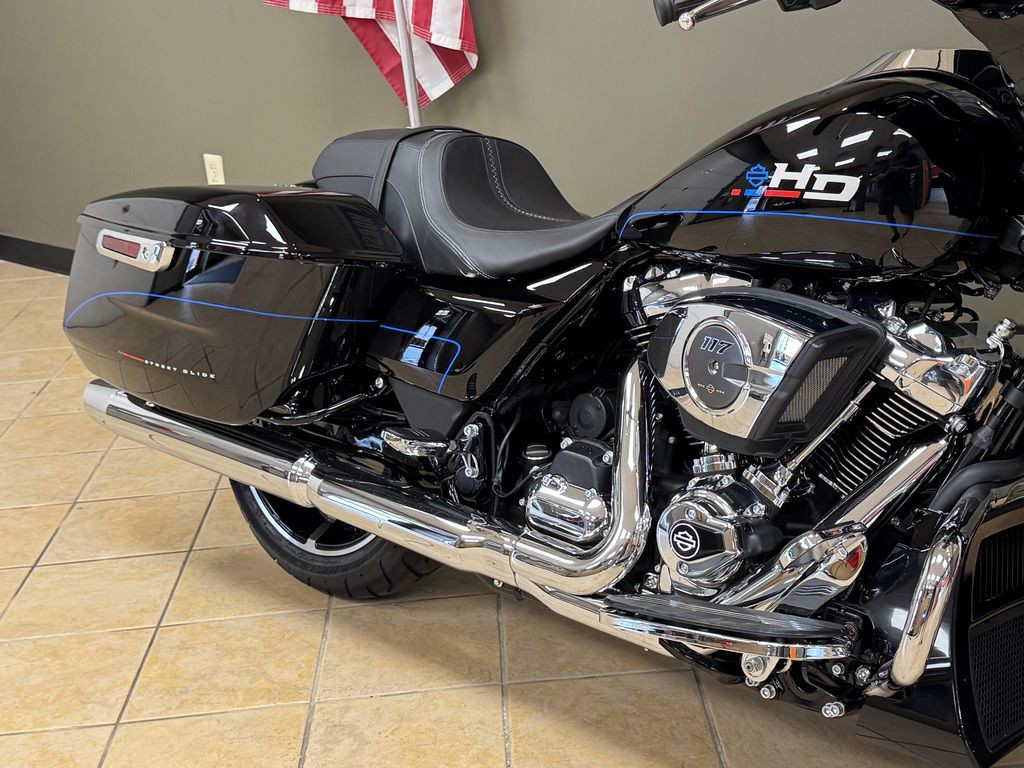 Street Glide®