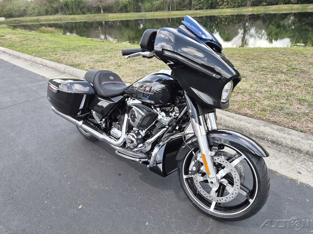 Street Glide®