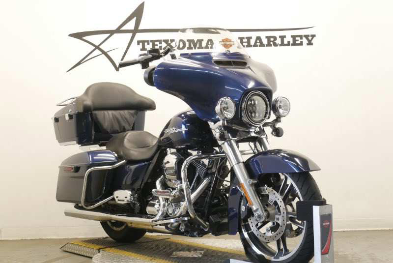 Street Glide®