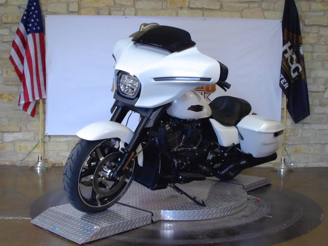 Street Glide®