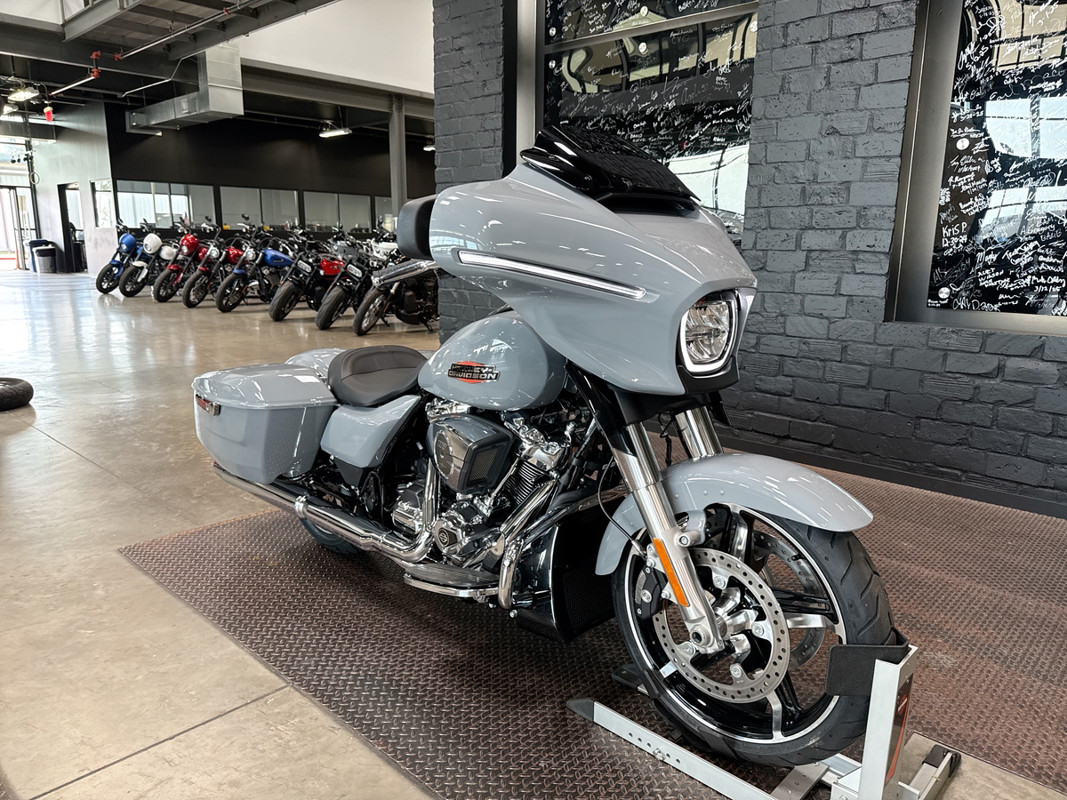 Street Glide®