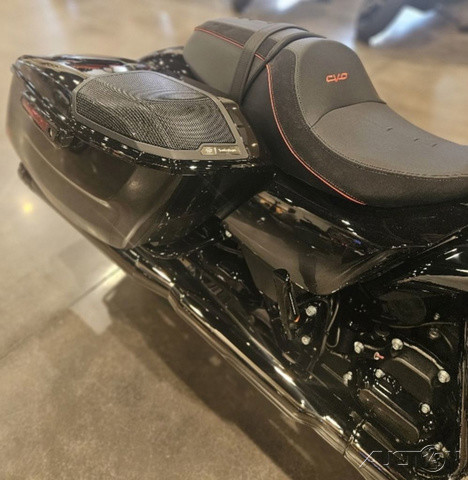CVO® Street Glide®
