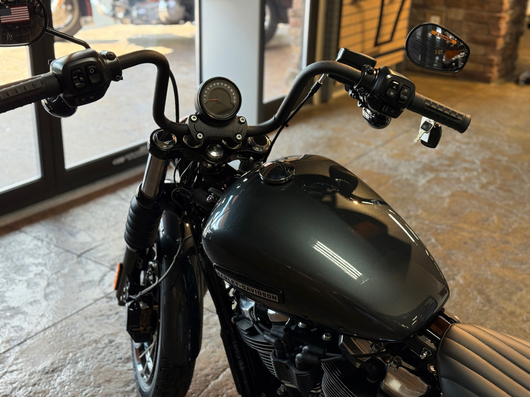 Street Bob®