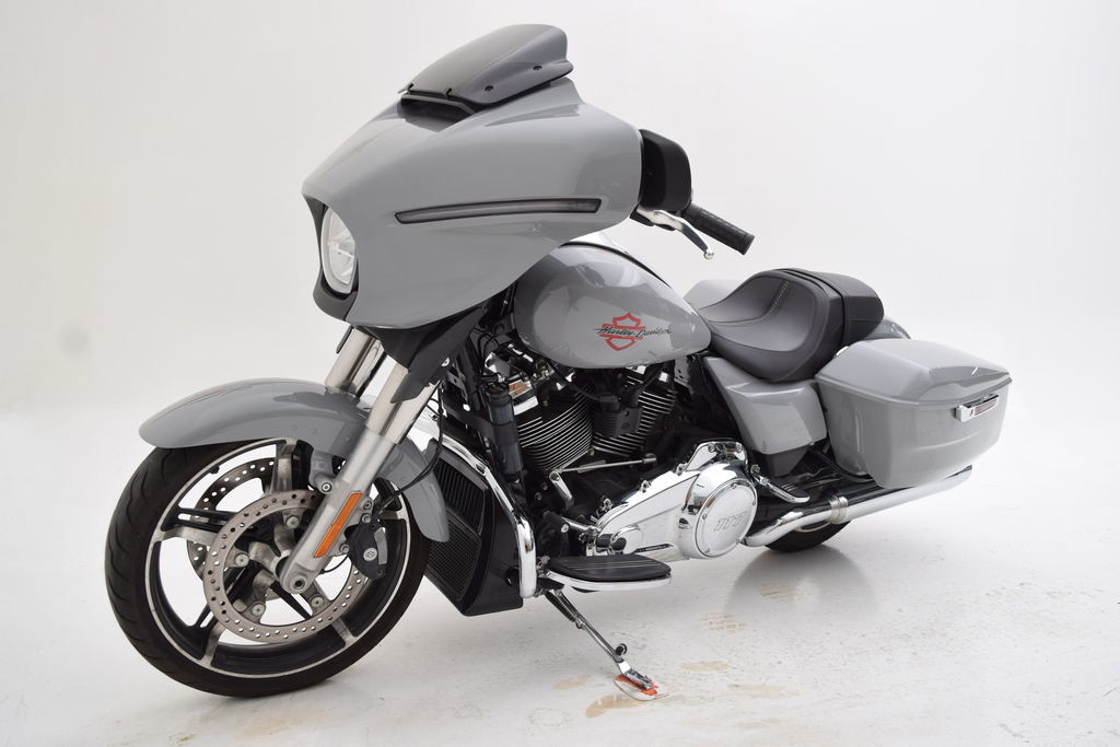 Street Glide®