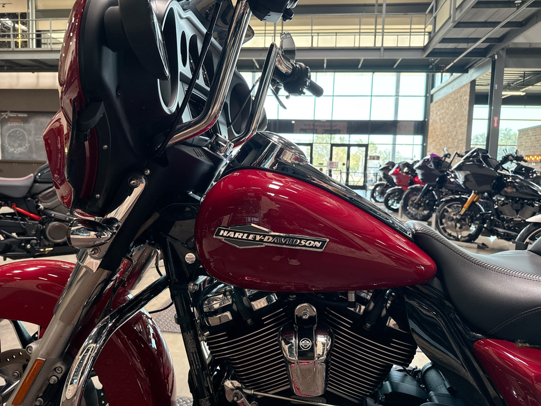 Street Glide®