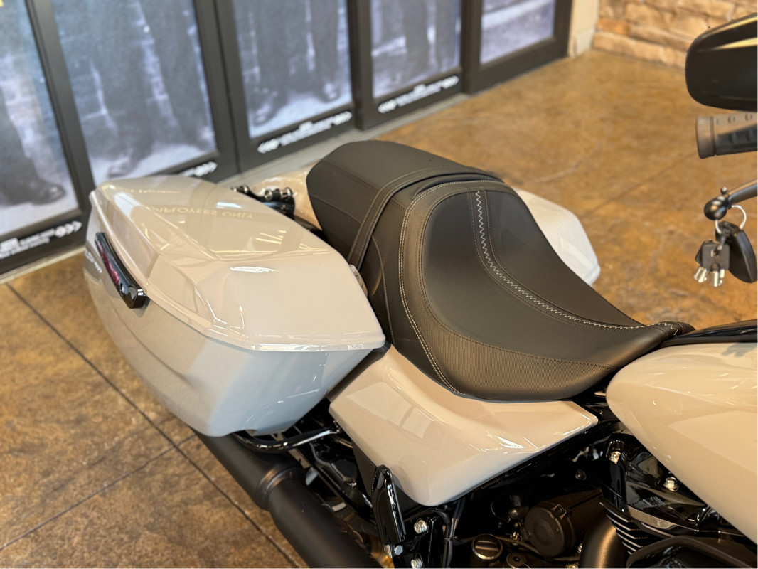 Road Glide®