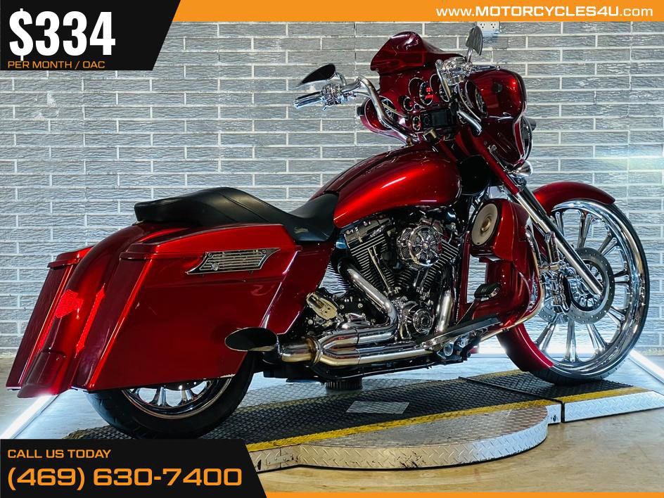 Street Glide®
