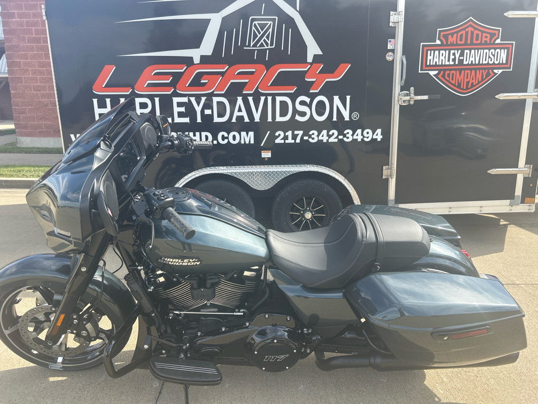 Street Glide®