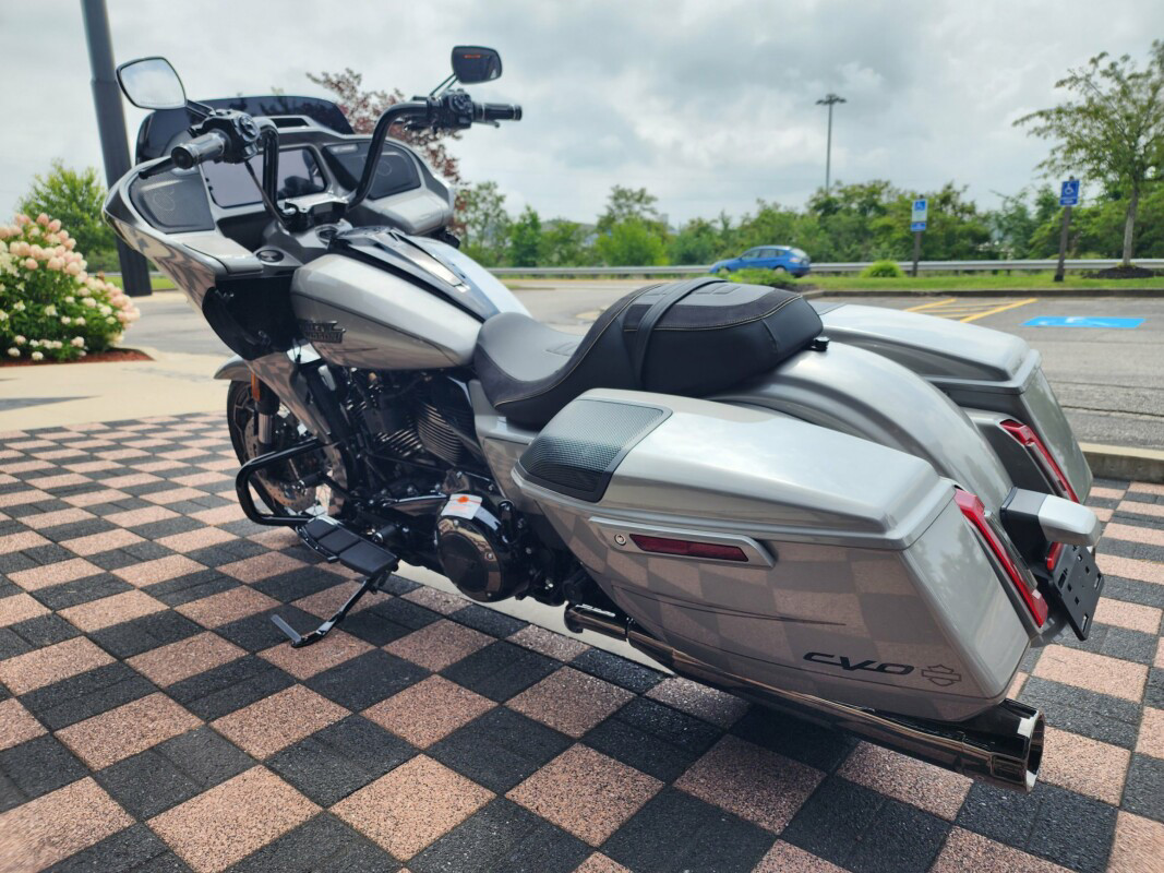 CVO® Road Glide®