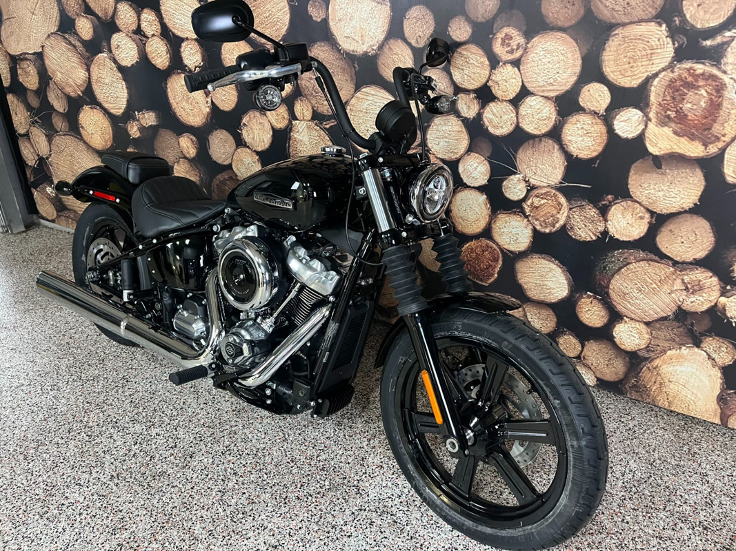 Street Bob®