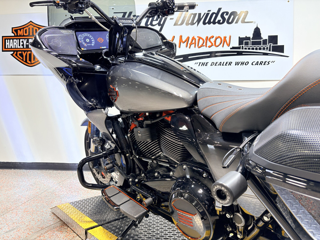 CVO® Road Glide®