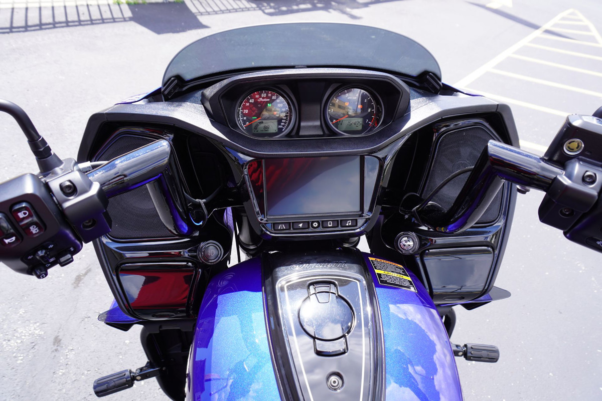 Pursuit Dark Horse Premium Package