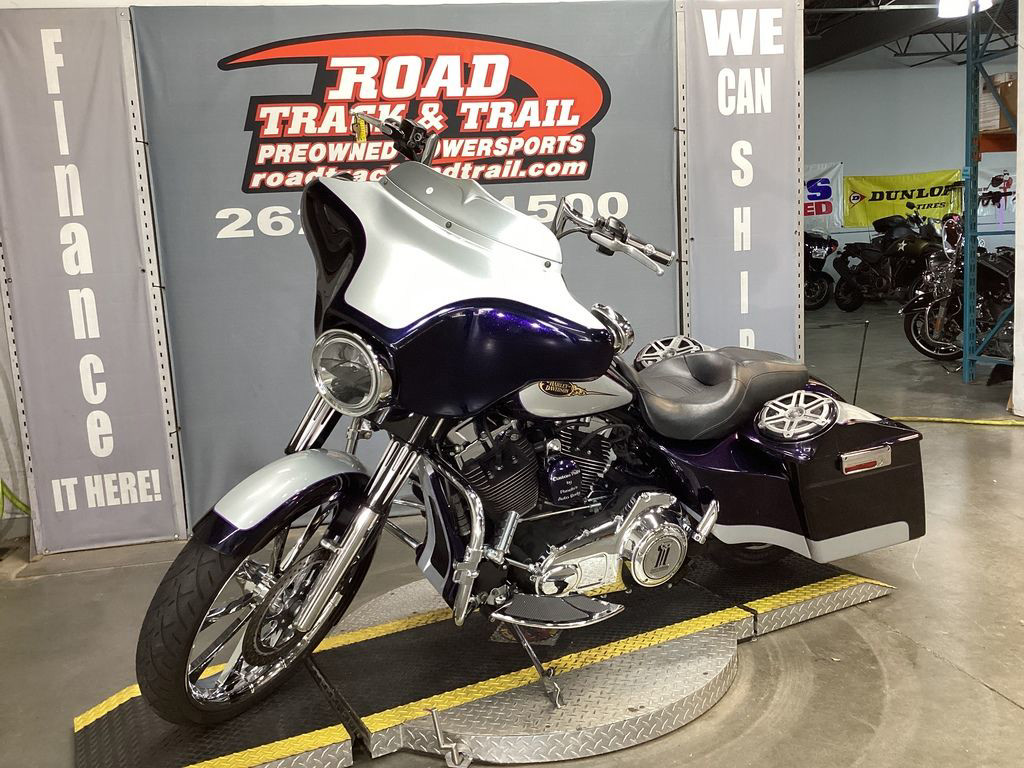 Street Glide®