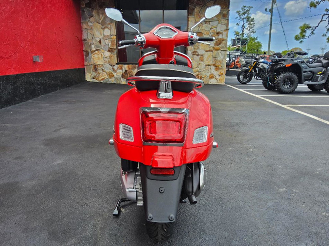 GTS 300 Super Sport